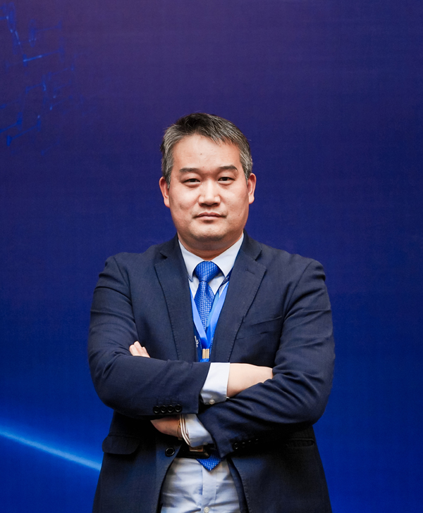 博睿斯重工股份有限公司 執行董事/總經理 黃騰