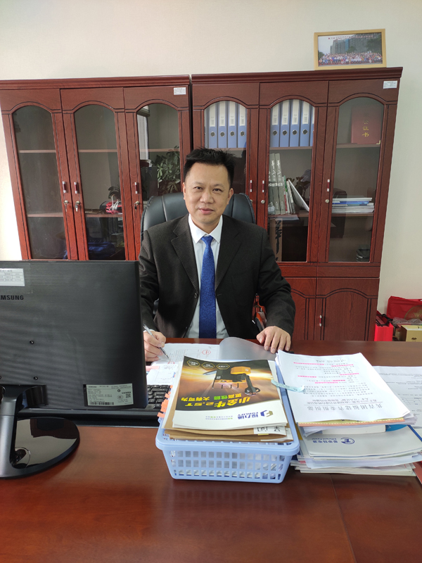 福建省龍德新能源有限公司 副總經理 鐘毅