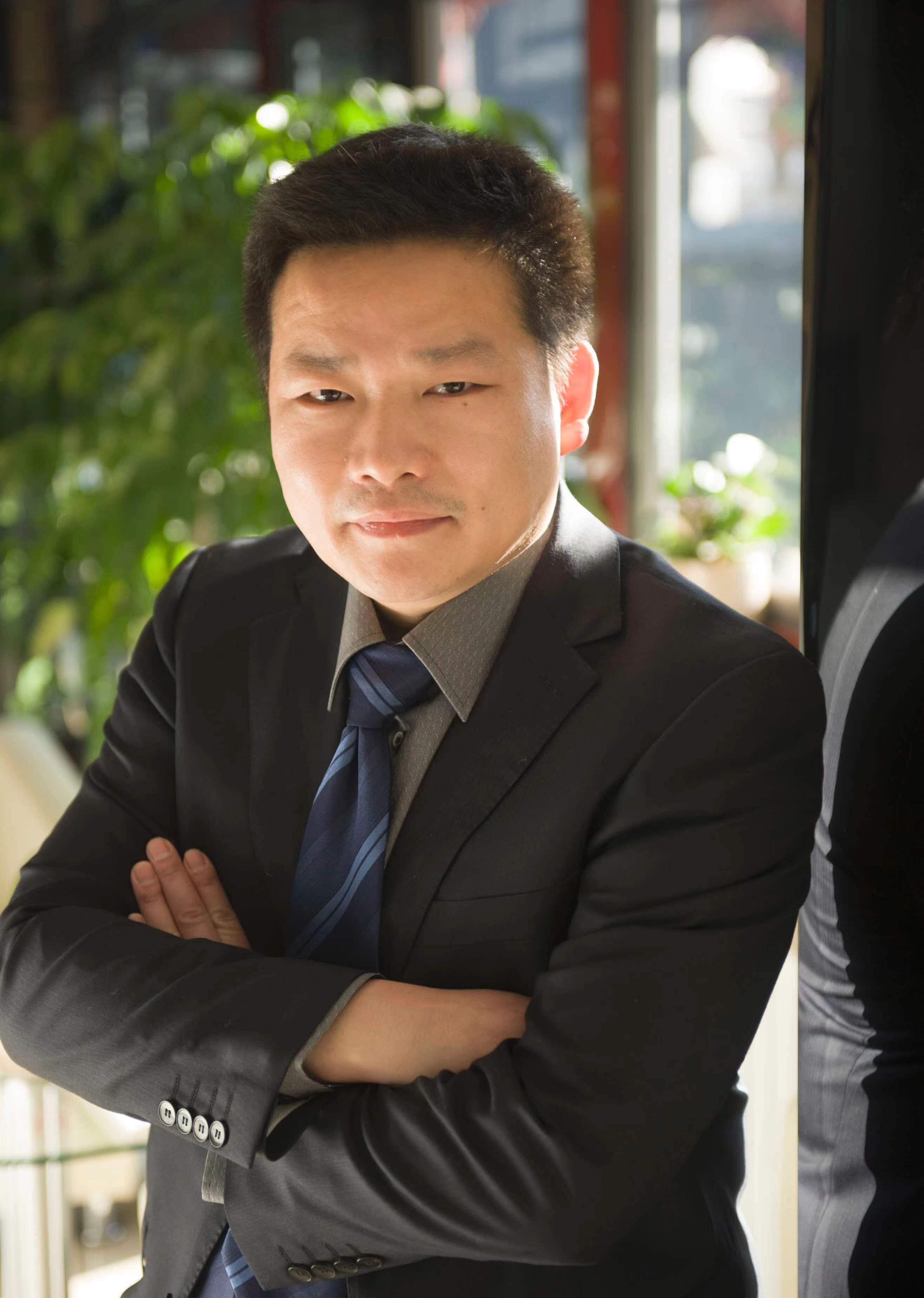 宏氟鋰業科技集團有限公司 副總裁 譚本平 宏氟鋰業科技集團有限公司 副總裁 譚本平