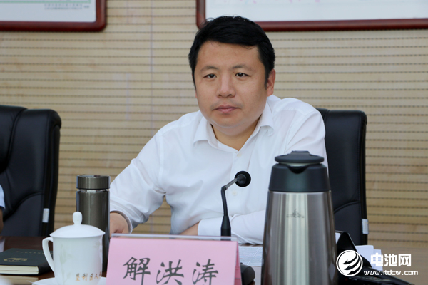 墾利區區委副書記、區長解洪濤