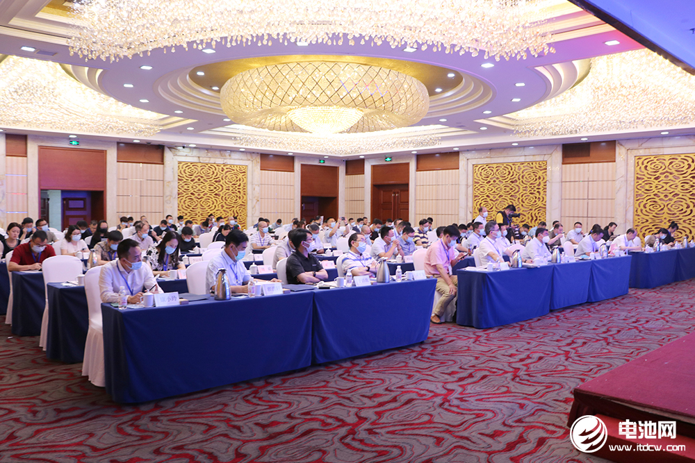 首屆中國(guó)新材料（鋰電化學(xué)品）財(cái)富論壇現(xiàn)場(chǎng)