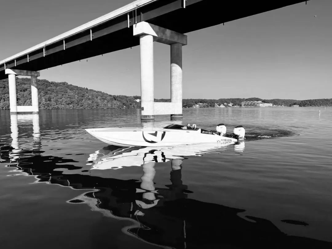 Vision Marine V32號打破世界電動船舶最高速度紀錄 華霆動力為其裝配動力系統