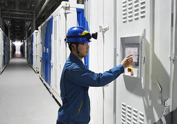 全釩液流電池儲能電站 圖片來源:大連化學物理研究所 全釩液流電池儲能電站 圖片來源:大連化學物理研究所