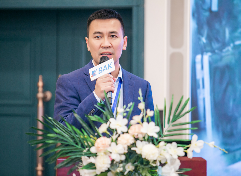 深圳市比克動(dòng)力電池有限公司 副總裁 滕鑫