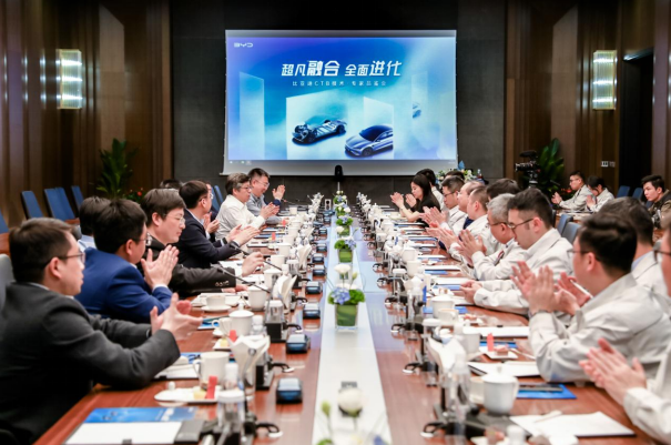 挖掘刀片電池潛力，看比亞迪CTB技術(shù)如何引領(lǐng)電動汽車新風(fēng)向！