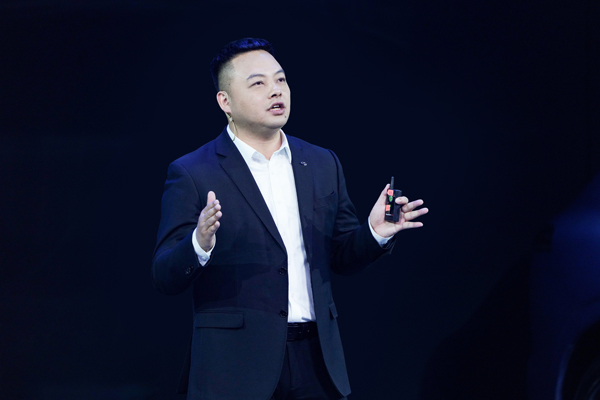 奇瑞汽車股份有限公司副總經(jīng)理、奇瑞汽車營銷公司總經(jīng)理、捷途汽車總經(jīng)理李學用發(fā)布鯤鵬超級性能電混C-DM