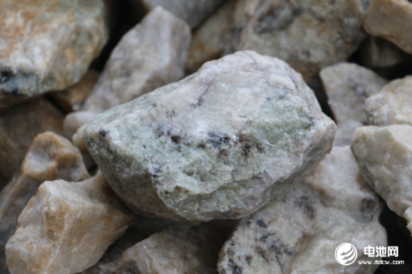 比亞迪拿下鋰礦大戶！智利總統(tǒng)：未來鋰礦特許權將是公私合作伙伴關系