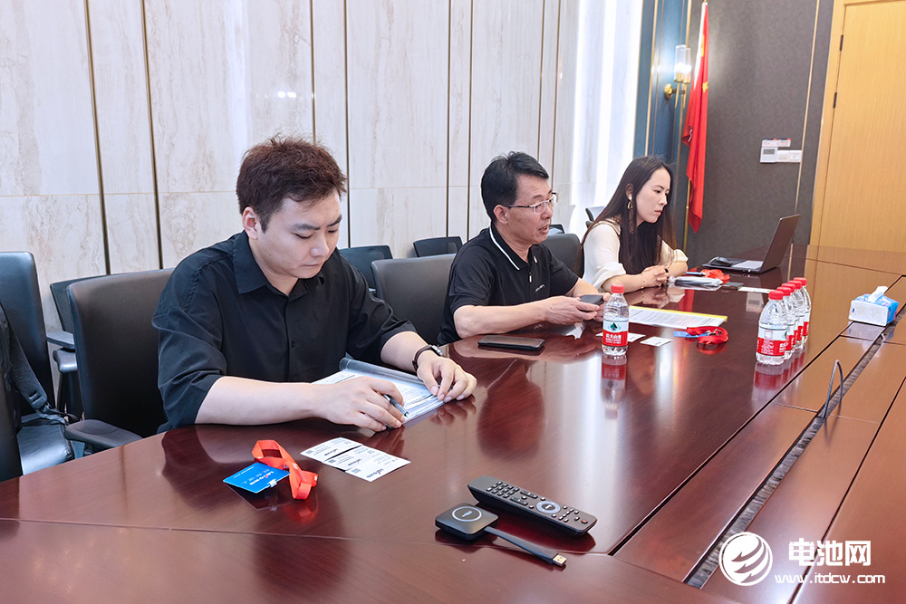 中關(guān)村新型電池技術(shù)創(chuàng)新聯(lián)盟秘書長于清教一行參觀考察先導(dǎo)智能 中關(guān)村新型電池技術(shù)創(chuàng)新聯(lián)盟秘書長于清教一行參觀考察先導(dǎo)智能