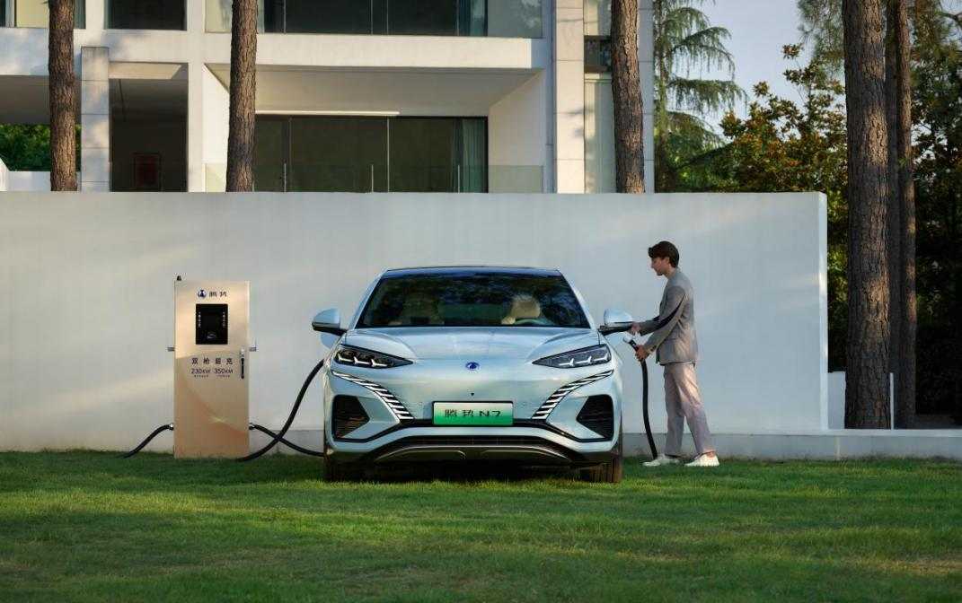 8年前首創800V高壓平臺 比亞迪再創黑科技讓快充秒變超充