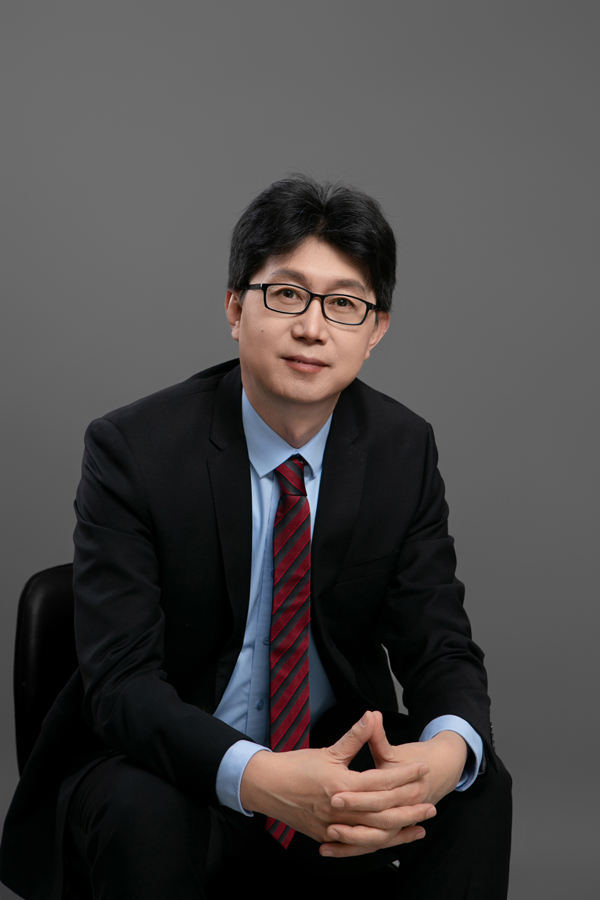 青島聯(lián)合新能源汽車有限公司董事長(zhǎng)劉同鑫 青島聯(lián)合新能源汽車有限公司董事長(zhǎng)劉同鑫