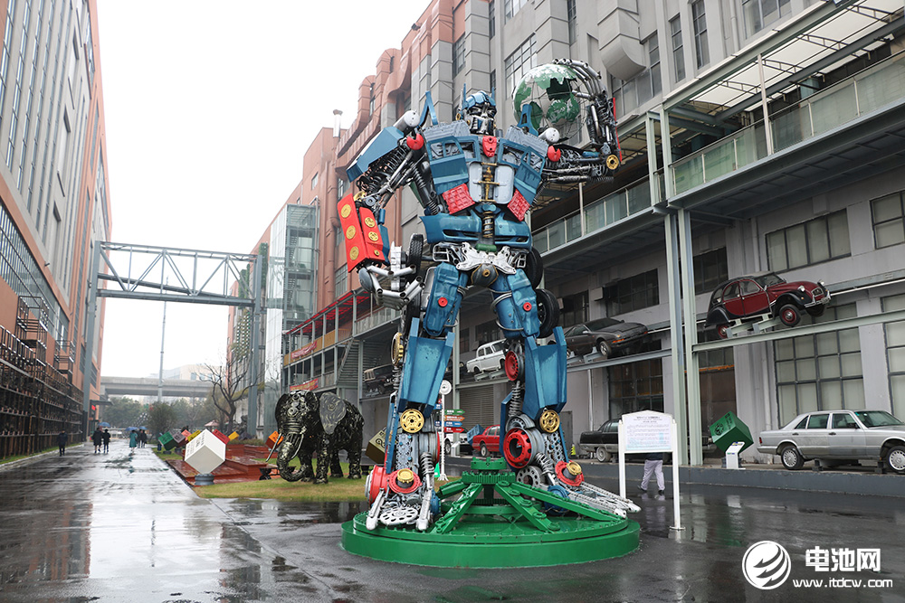 中國電池新能源產業鏈調研團一行參觀考察無錫格林美