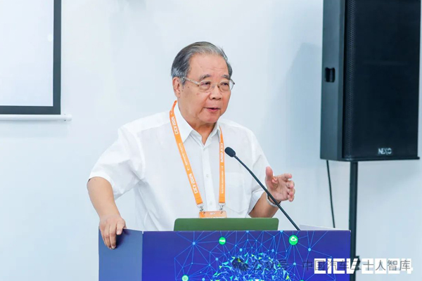 中國汽車工程學(xué)會名譽理事長、中國汽車人才研究會名譽理事長付于武 中國汽車工程學(xué)會名譽理事長、中國汽車人才研究會名譽理事長付于武