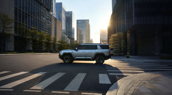 國貨旗艦來了！比亞迪華為聯合發布方程豹 豹8上市，售價37.98萬元起