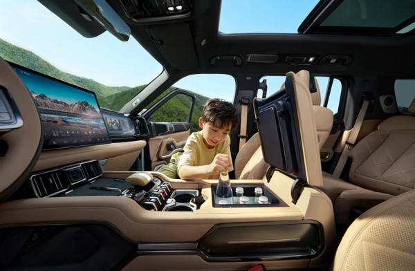 國貨旗艦來了！比亞迪華為聯合發布方程豹 豹8上市，售價37.98萬元起