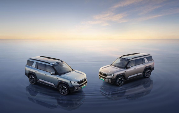 國貨旗艦來了！比亞迪華為聯合發布方程豹 豹8上市，售價37.98萬元起