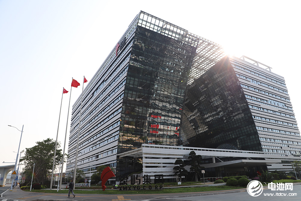 中國電池新能源產(chǎn)業(yè)鏈調(diào)研采訪團(tuán)一行參觀考察廈門象嶼