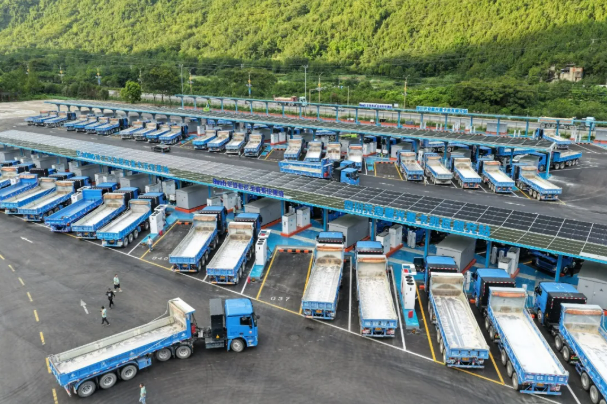 華為打造！全球首個百兆瓦級重卡超充站在四川綿陽投運