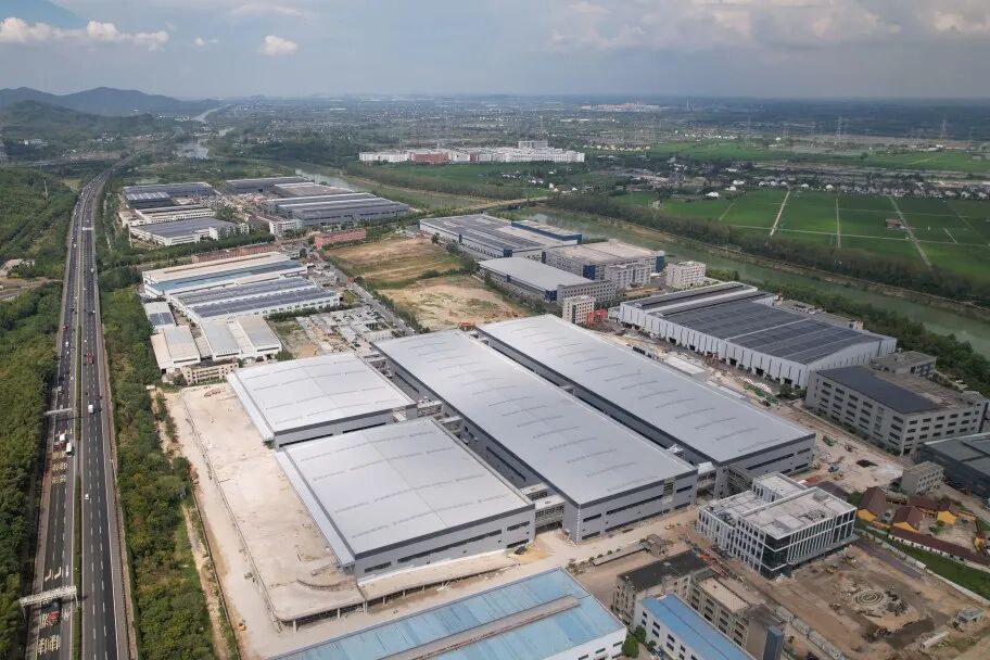 零跑汽車投資15億電池包項(xiàng)目完工 首批試產(chǎn)電池包成功下線